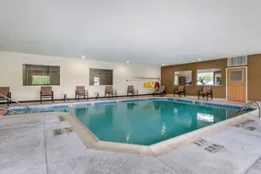 Comfort Suites Elkhart North - Piscine