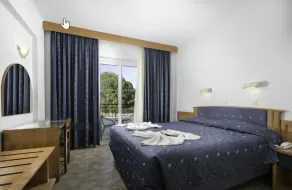 Amphitriti Hotel - Værelse