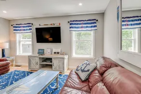 Square Pond Vacation Rental w/ Boat Dock & View! - Interiör