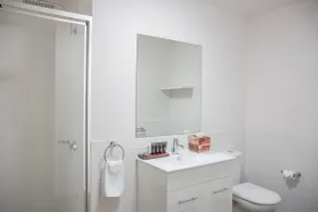 Terminus Apartment Hotel, an Ascend Collection Hotel - Bathroom