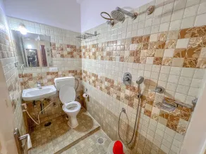 Aero Hotel Near Bangalore International Airport - Bathroom