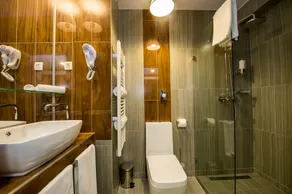 Science Hotel - Bathroom
