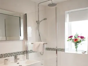 East Midland House FREE Private Parking Fast WiFi Smart TV with Garden - Baño