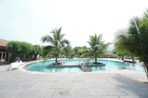 Spree One Resort And Convention Annavaram - Pool