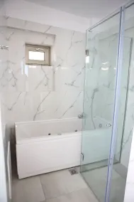 Hellas Beach - Bathroom