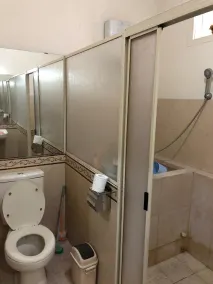 Hotel O Rumah Oma Syariah - Bathroom