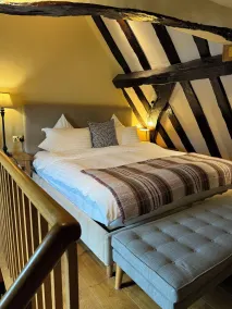 Heathrow Cottages B&B - Room