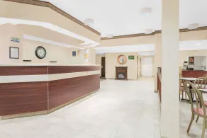 Microtel Inn & Suites by Wyndham Hamburg - Lobby