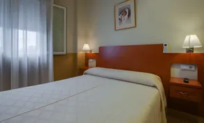 Hostal Forum - Habitación