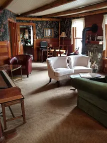 Frisco Lodge - Coin salon dans le hall