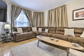 2 Mi to Downtown: Springfield Apt w/ Balcony! - Interiör