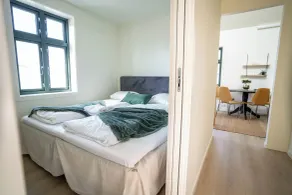 Vibrant apartment on bustling street, above a restaurant - Perfect for tourists, - Room