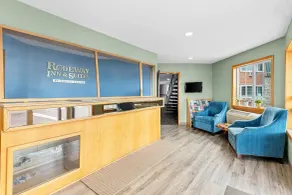 Rodeway Inn & Suites Portland West - Beaverton - Lobby