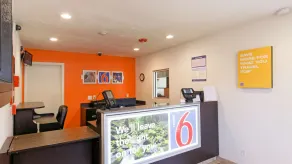 Motel 6-Chico, CA - Hall