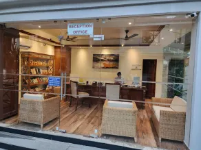 Coastal Suites Apart Hotel ---- 10 minutes walk to beach - Reception