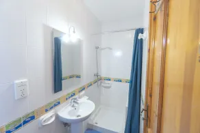 Harbour Lights Apartments by Getaways Malta - Badeværelse