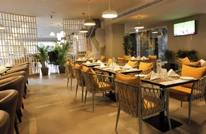 Mercure Chandigarh Tribune Chowk - Restaurant