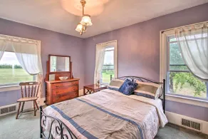 Classic Cape-style Farmhouse on 550-acre Vineyard! - Zimmer