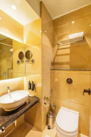 Shera Hotels & Banquets - Bathroom