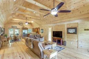 Updated Cabin By Linville Falls: Deck & Game Room! - Interni