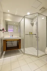 Lion King Hotel - Bathroom