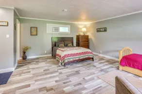 Walk to Main St & Schroon Lake! Cozy Upstate Gem - Interiør