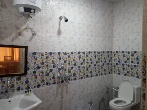 Crystal LakeView Homestay - Bathroom