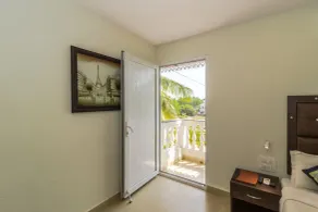 La Vaiencia Beach Resort, Morjim - Room