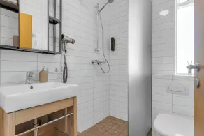 Two bedroom downtown apartment with balcony - Badeværelse