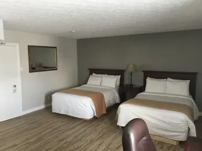 The Auberge Inn - Room