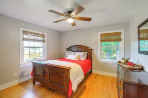 Walk to Radford University: Home w/ Fire Pit! - Chambre