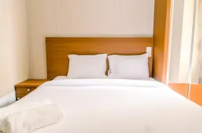 Simply and Cozy Pool View 2BR at Great Western Apartment - Habitación
