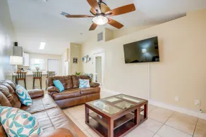 Lehigh Acres Vacation Rental w/ Screened Patio! - Innvendig