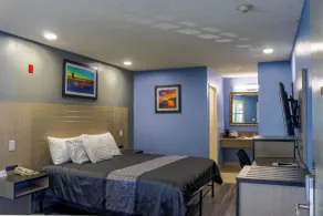 Orange Tustin Inn in Orange - Chambre