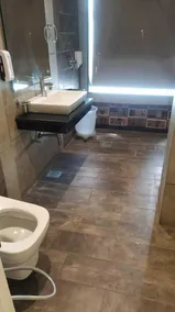Redwood Resort - Bathroom