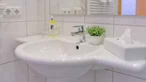 Chambre double confort - Landhotel Zur Eiche - Salle de bain