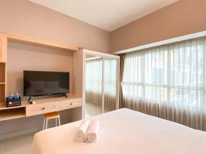Restful And Functional Studio Apartment At Springlake Summarecon Bekasi - Værelse