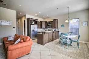 Texas Condo w/ Outdoor Pools - Walk to Beach! - Intérieur