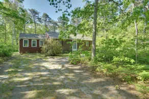 3 Mi to Beach & Town: Martha's Vineyard Home - Innenbereich