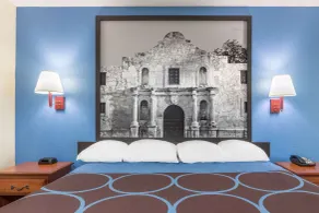 Super 8 By Wyndham San Antonio At I-10 - Rum
