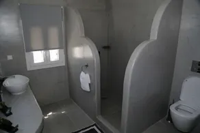 Villa Renieris i Imerovigli Santorini - Badrum