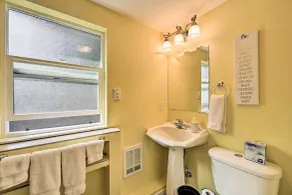 Near I-405 & 1 Mi to Dtwn! Kirkland Family Home - Innvendig