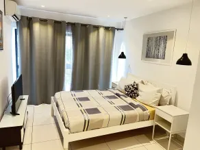 Unique Homes by Embassy Gardens - Room