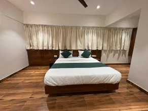 Sindu Executive Lodging - Camera