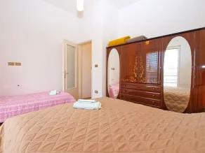 House 1295 - Room