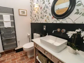 The Bothy, Riding Hills - Bathroom