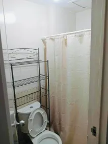 Modest Studio Davao City Apartment for Rent - Peaceful Oasis in the City - Salle de bain