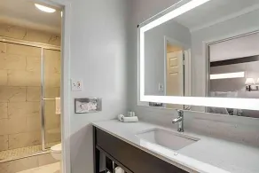 Baymont by Wyndham Montgomery AL - Salle de bain