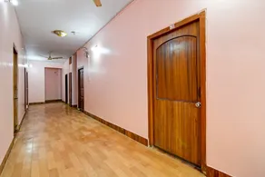 Brill Rooms Near City Centre Metro Station - Lobby