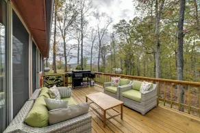 Cadiz Vacation Home w/ Deck: Walk to Lake Barkley - Interior